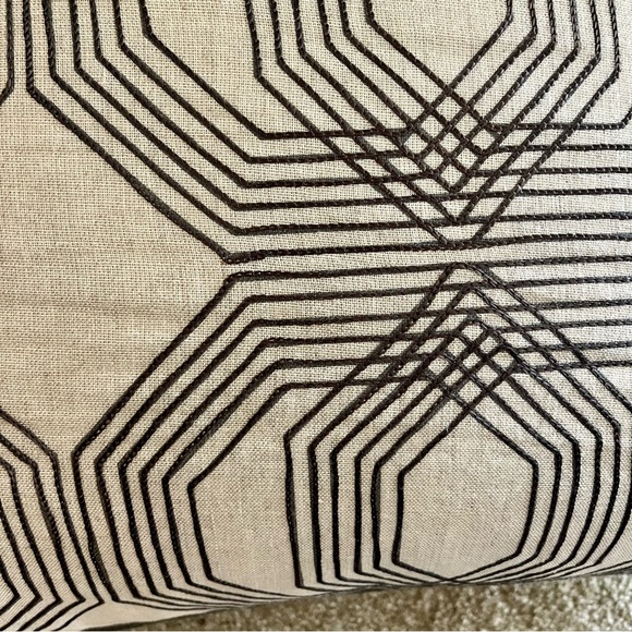 VILLA Pillow Cases - 2 - Picture 10 of 15